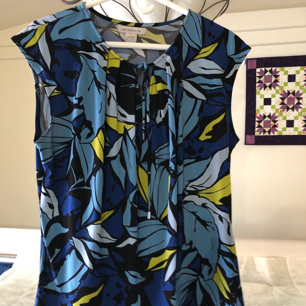 Women’s dress shirt